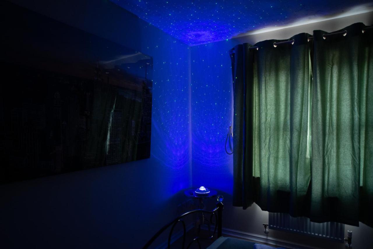 Escape The Matrix - 2 Bed Flat In City Centre With Free Parking Southampton Eksteriør billede