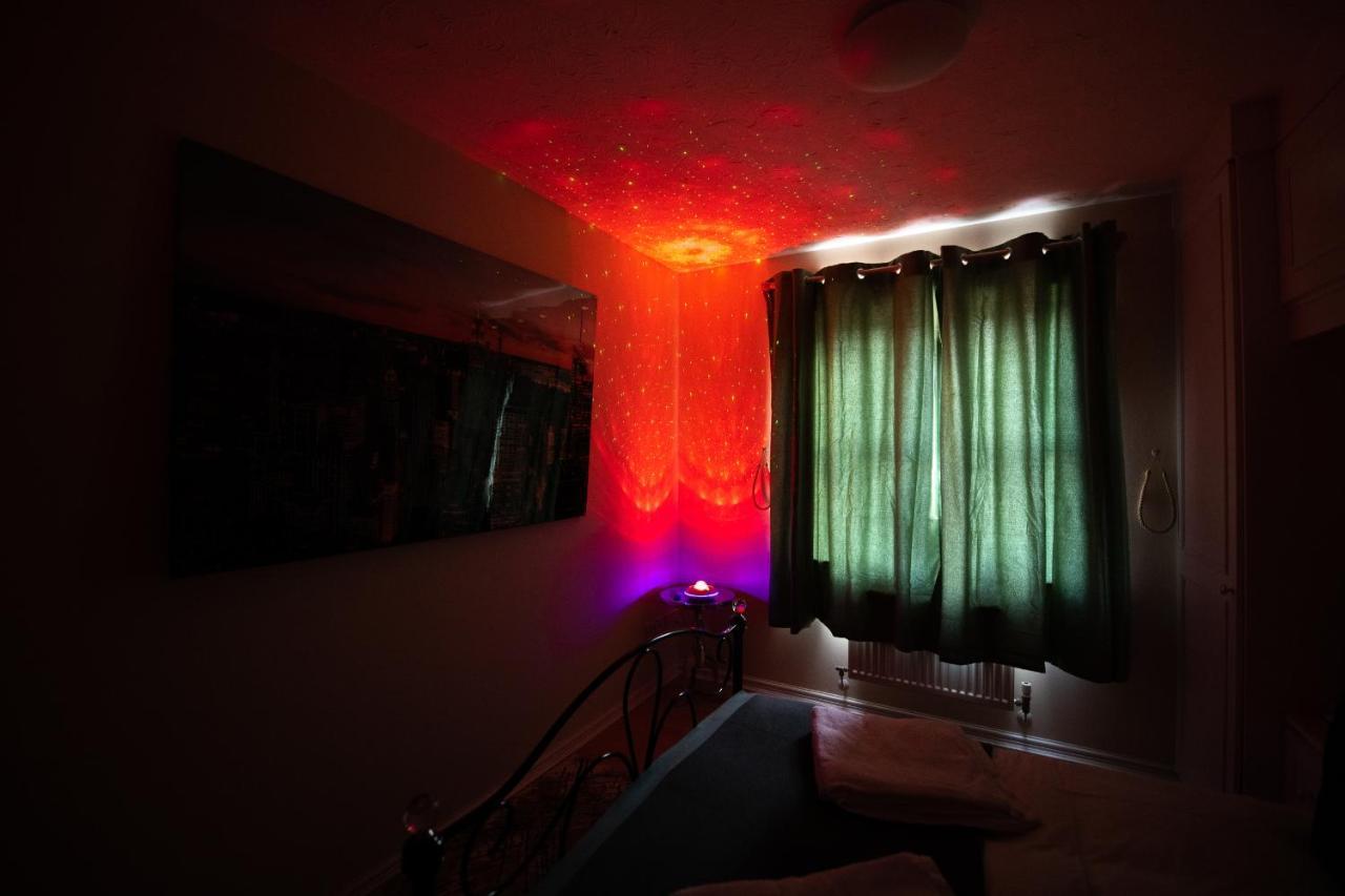 Escape The Matrix - 2 Bed Flat In City Centre With Free Parking Southampton Eksteriør billede