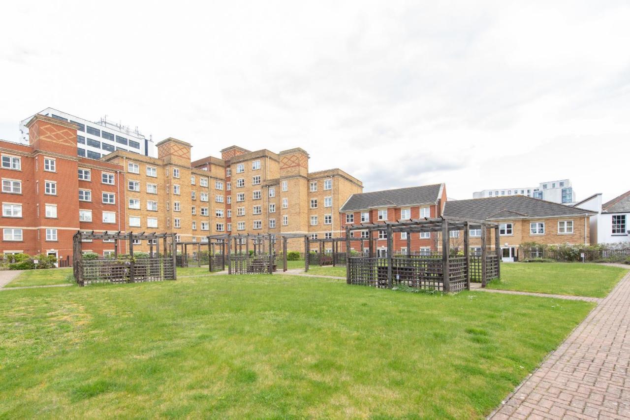 Escape The Matrix - 2 Bed Flat In City Centre With Free Parking Southampton Eksteriør billede